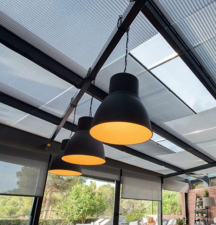 STORE DE TOITURE PLISSE 